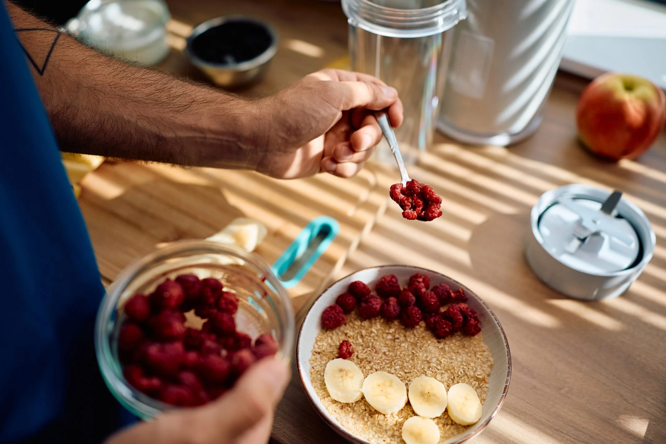 Don’t Overthink Your Long-Run Fueling. Here’s Exactly What and When to Eat to Perform Your Best, According to Experts