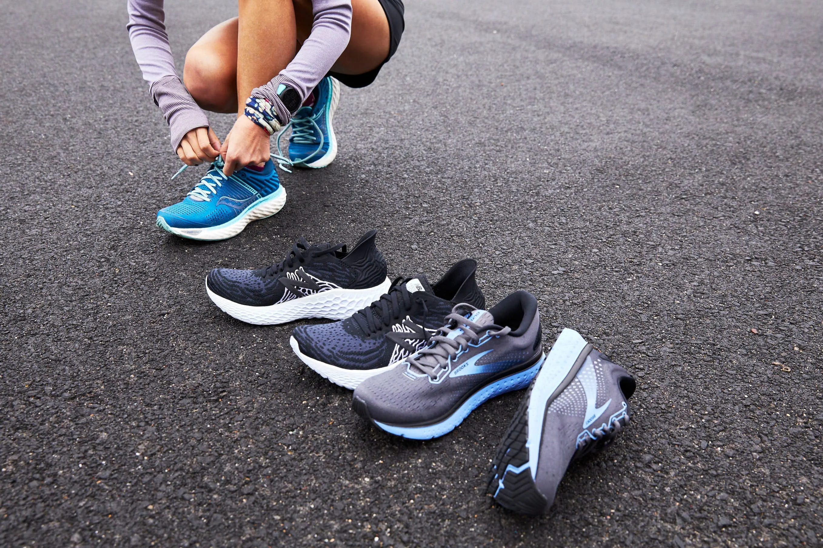 Footwear, Shoe, Blue, Asphalt, Nike free, Leg, Human leg, Road surface, Athletic shoe, Foot, footwear, shoe, blue, asphalt, nike free, leg, human leg, road surface, athletic shoe, foot,